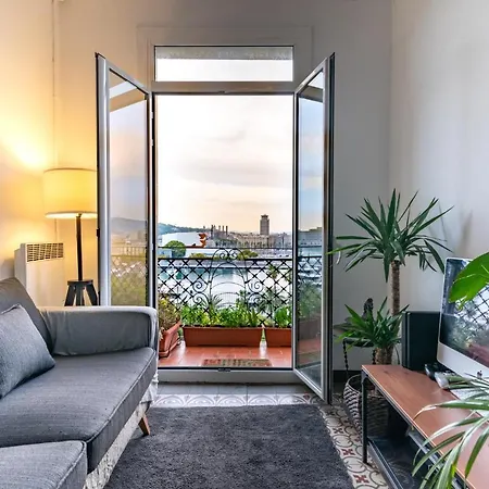 Superb Cute Flat Bests View On The Sea For Couple Apartment Barcelona